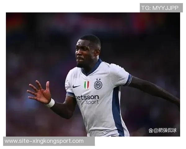 国米官方宣布小图拉姆左腿筋拉伤下周将进行情况评估 国米官方宣布小图拉姆左腿筋拉伤下周将进行情况评估