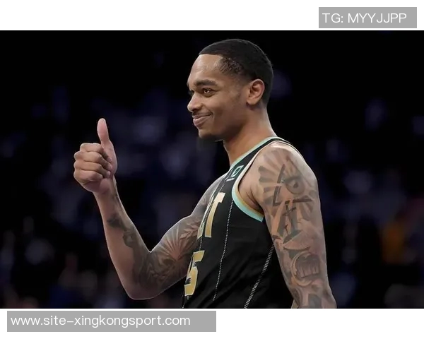 克莱称赞PJ华盛顿具备全明星潜力期待其攻防两端表现更佳 克莱称赞PJ华盛顿具备全明星潜力期待其攻防两端表现更佳