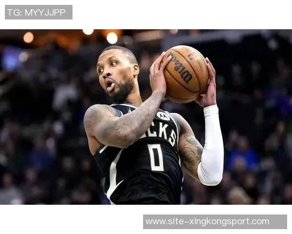 开拓者官方发布庆祝海报利拉德与杨瀚森携手替补席欢庆胜利 开拓者官方发布庆祝海报利拉德与杨瀚森携手替补席欢庆胜利