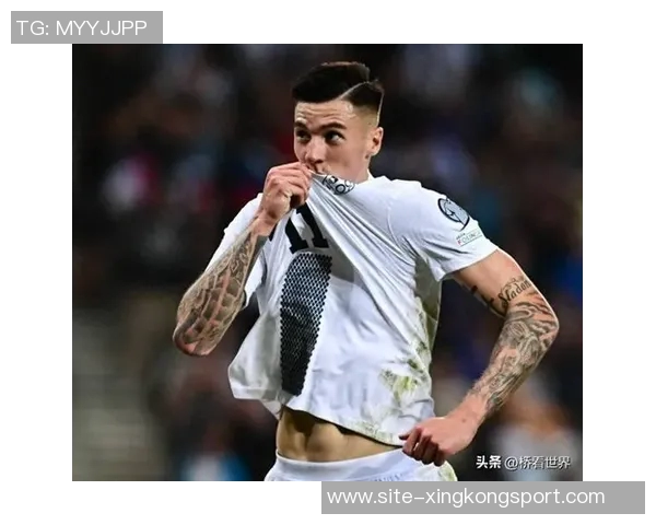 曼联训练情况更新:舍什科因伤缺席马奎尔梅努同样未现身 曼联训练情况更新:舍什科因伤缺席马奎尔梅努同样未现身