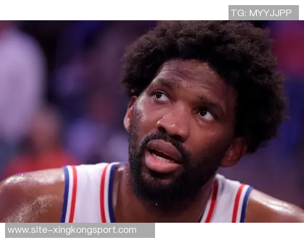 恩比德表现稳健17投7中贡献22分9篮板3助攻1抢断1盖帽助球队取得胜利