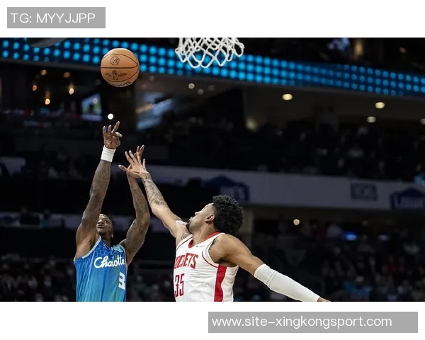 空间型中锋沃尔夫表现出色27号秀8投5中三分球4投3中贡献13分4篮板4助攻