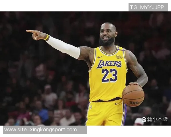 詹姆斯状态回暖过去7场表现出色场均279分79板76助命中率高达55